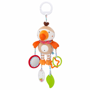 Peluche musical passarinho de 47cm com guizo, espelho e mordedores em fundo branco.